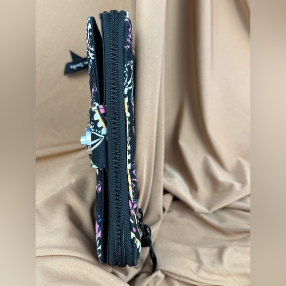 Vera Bradley Turn Lock Zip Around Wallet with multi color Paisly’s - Picture 6 of 16